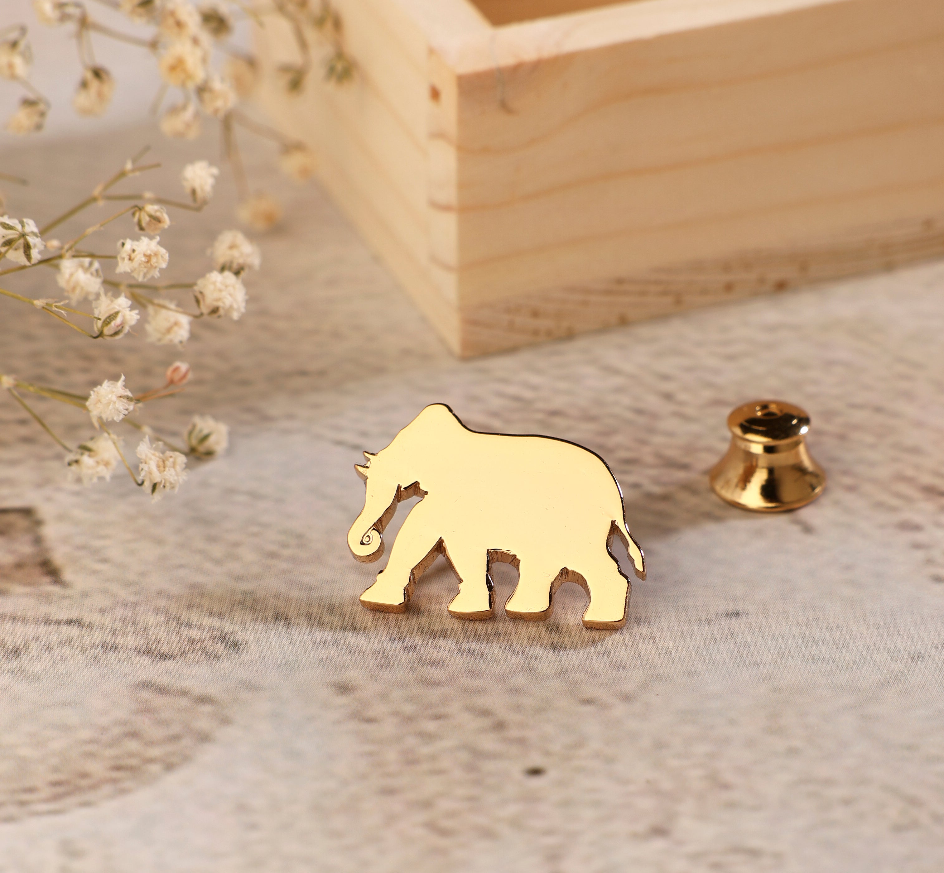 Lapel Pin Elephant Goldplated