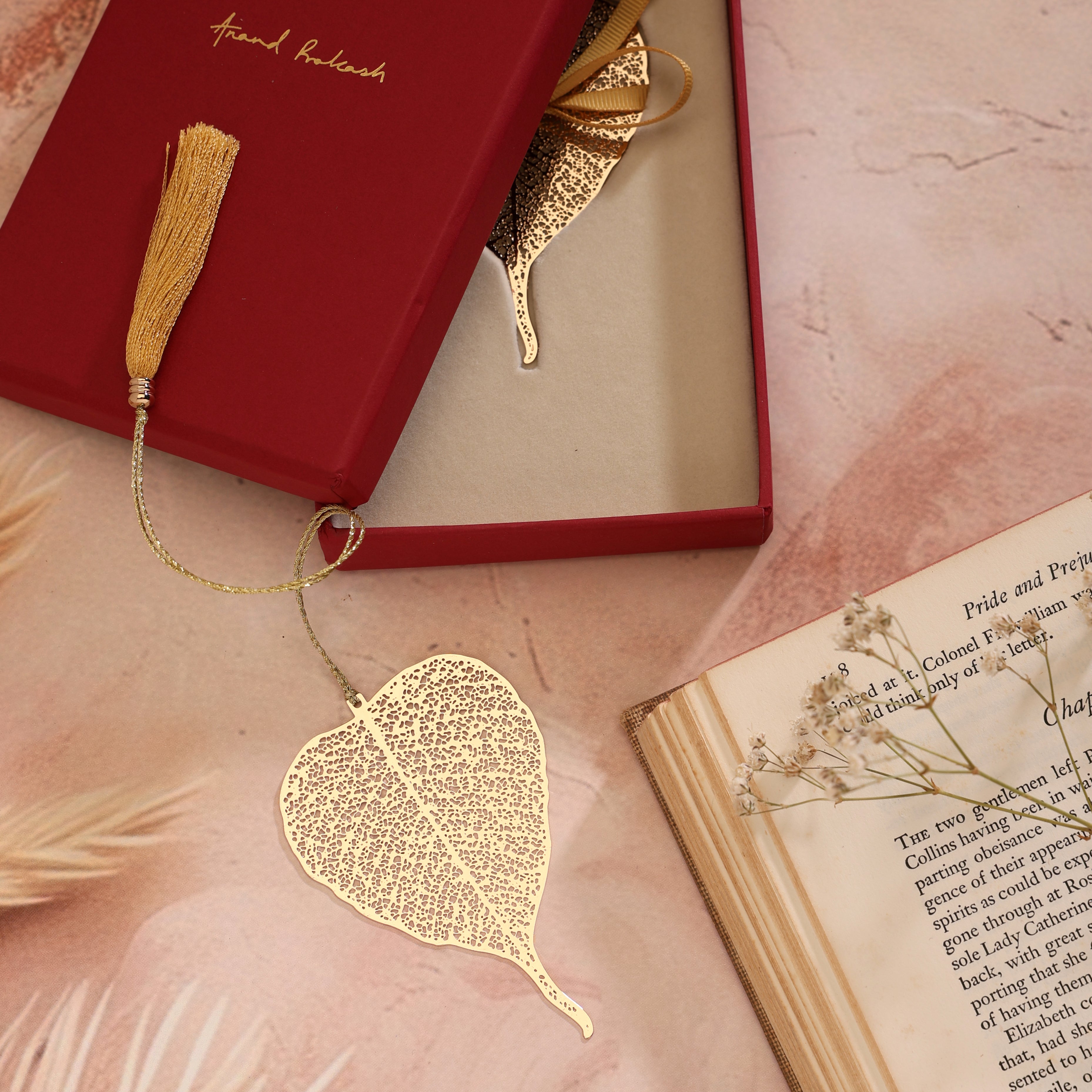 #coating_Gift Box & Bookmark Pipal
