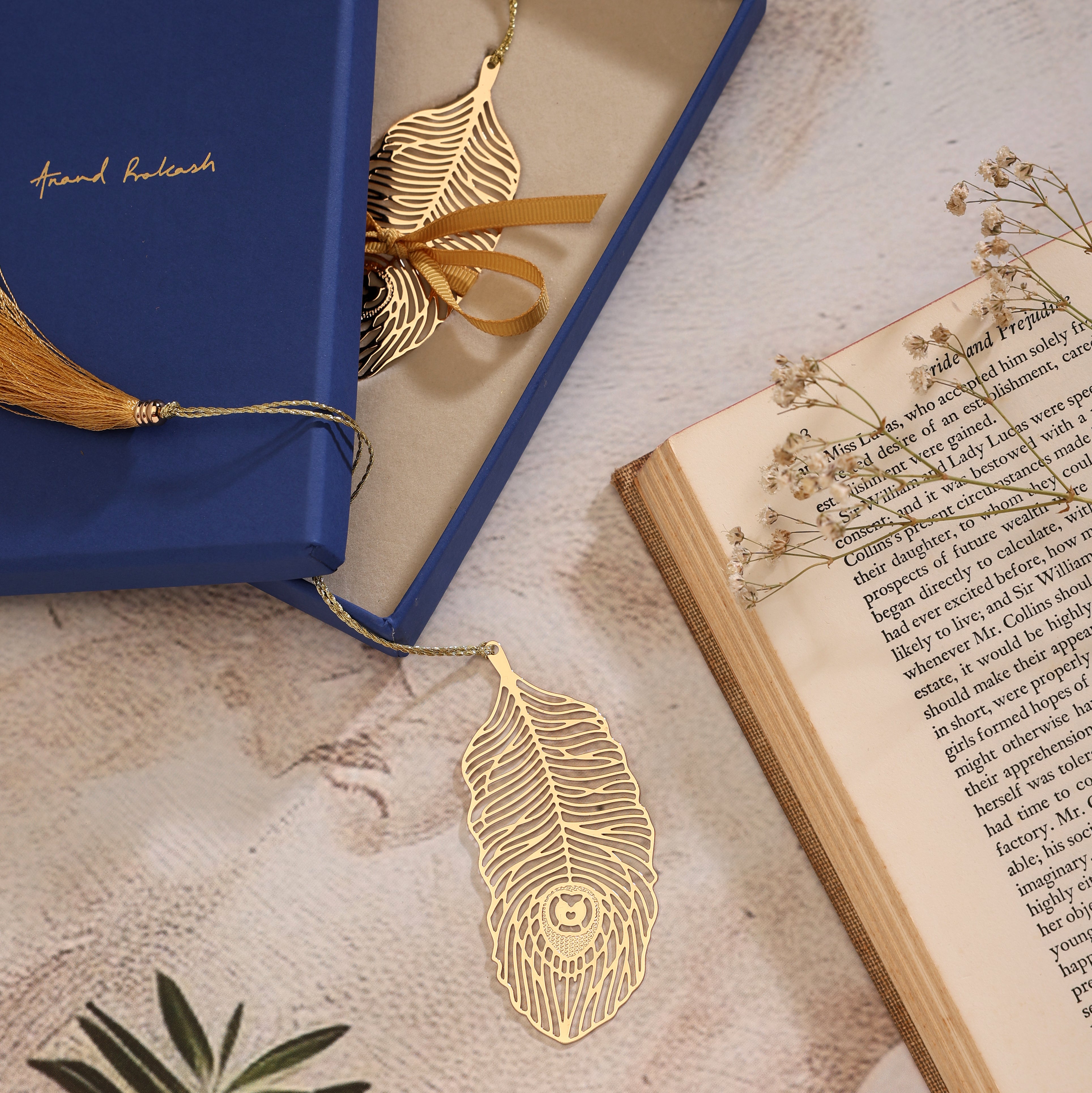 #coating_Gift Box & Bookmark Feather