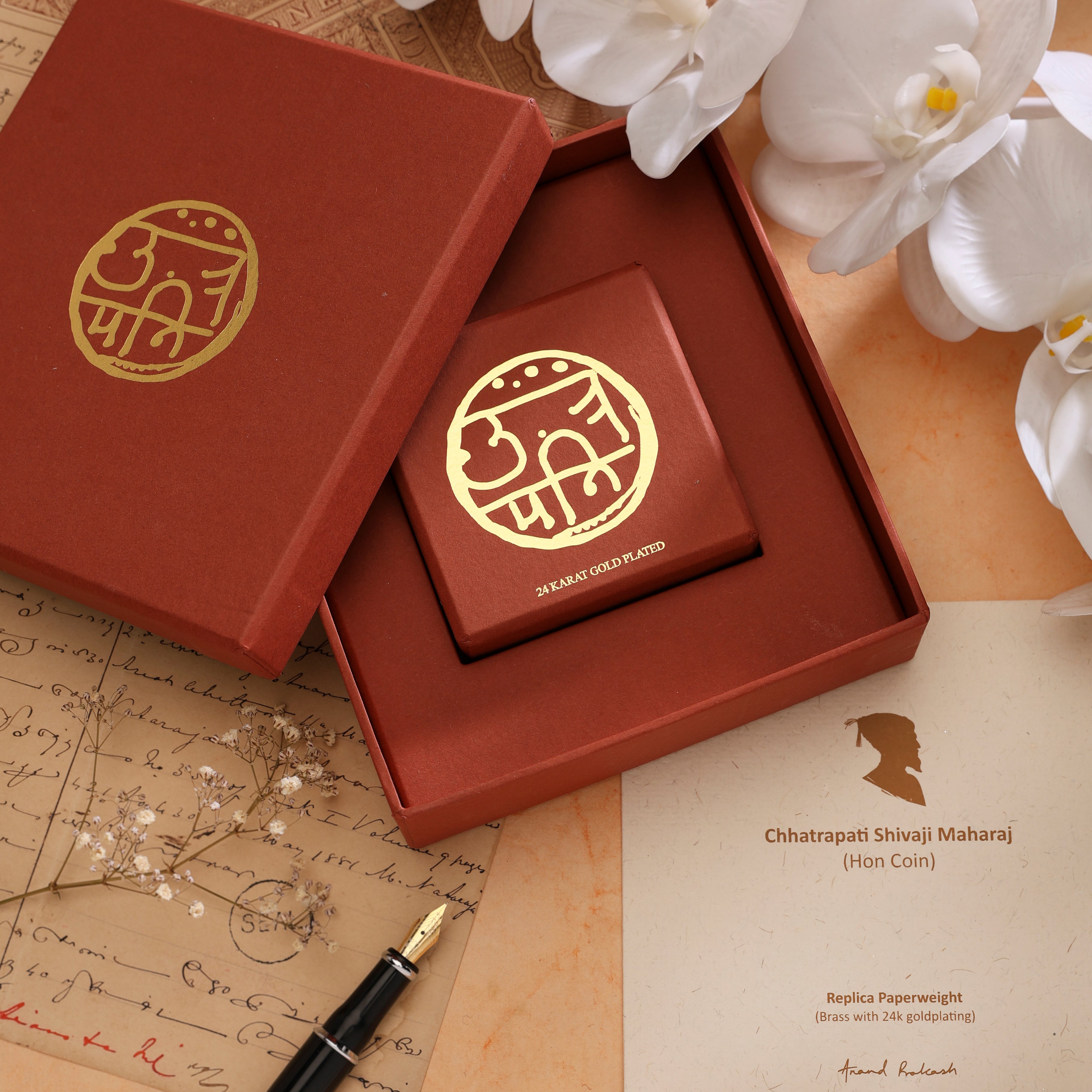 Paperweight - Chhatrapati Shivaji Maharaj - Hon Coin