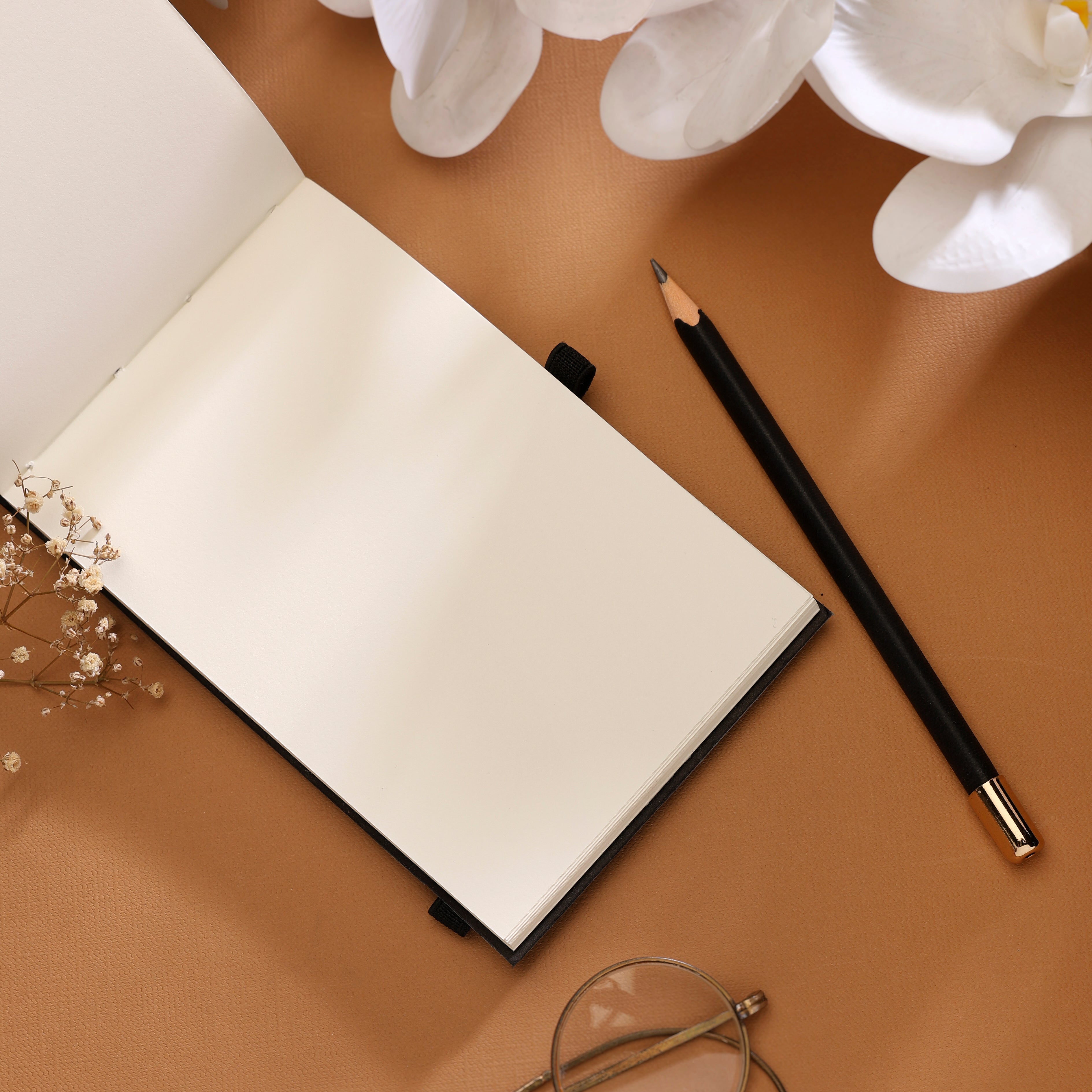 ETERNĀ Leather Reporter Notepad & Pencil