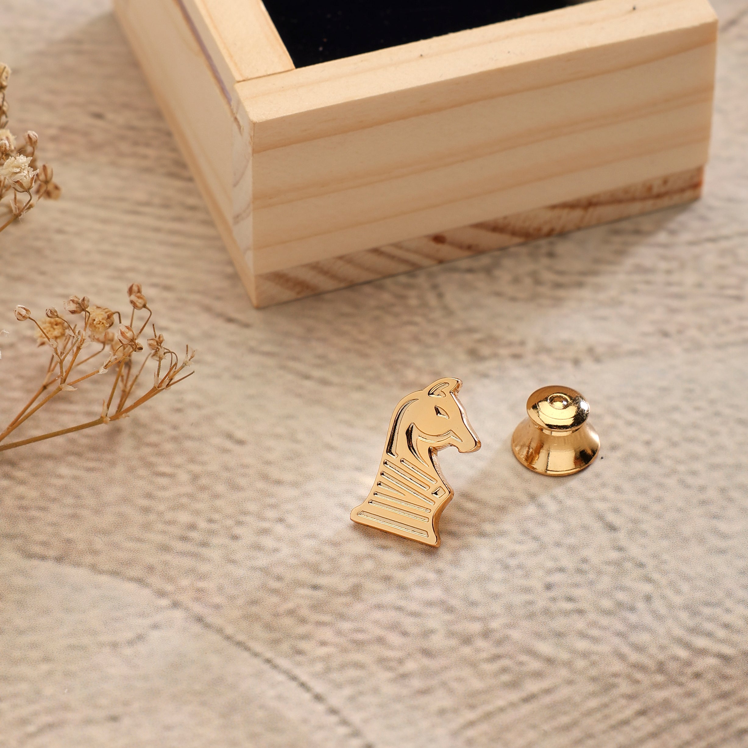 Lapel Pin - Chess Knight - Goldplated Brass