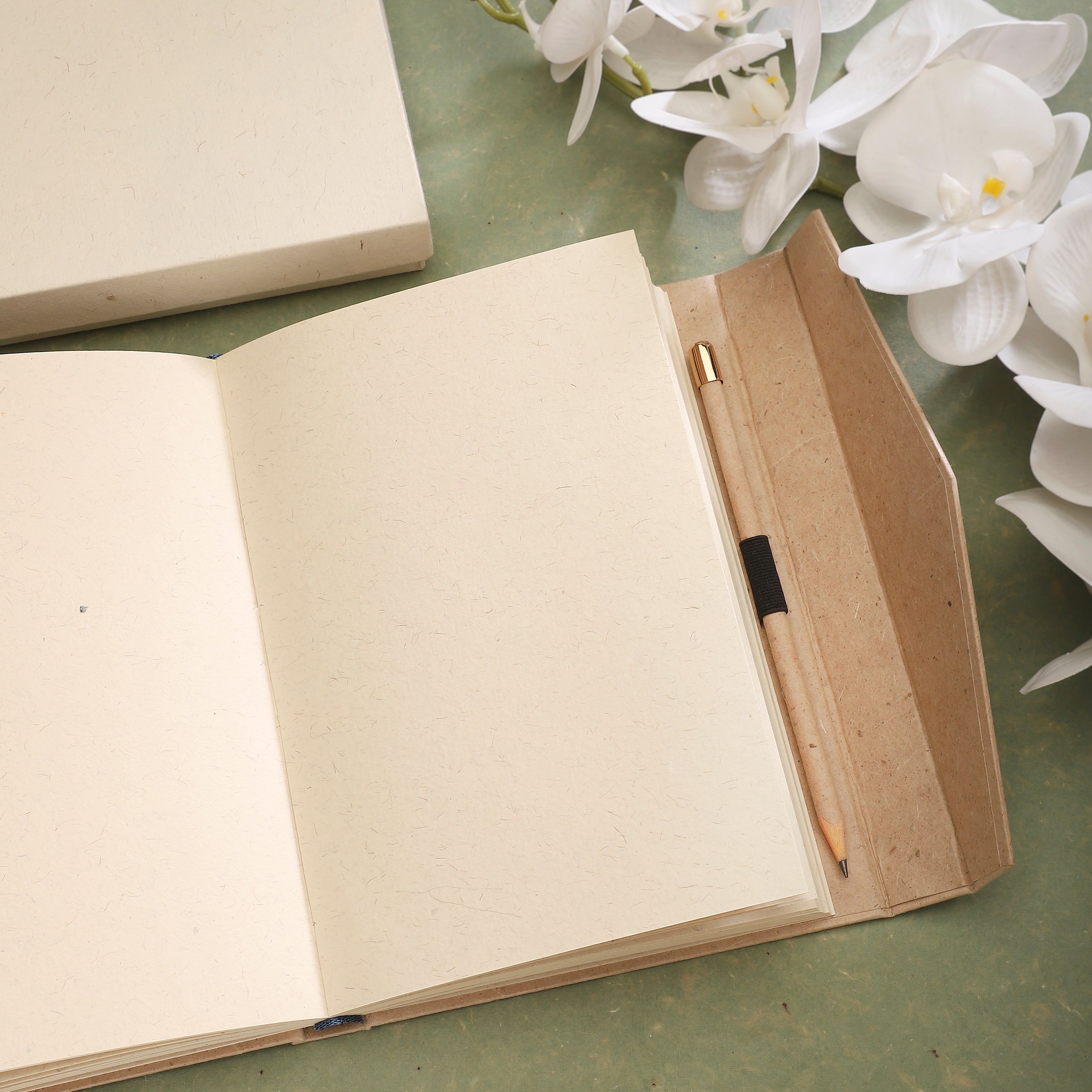 #style_Natural Banana Fiber Cover