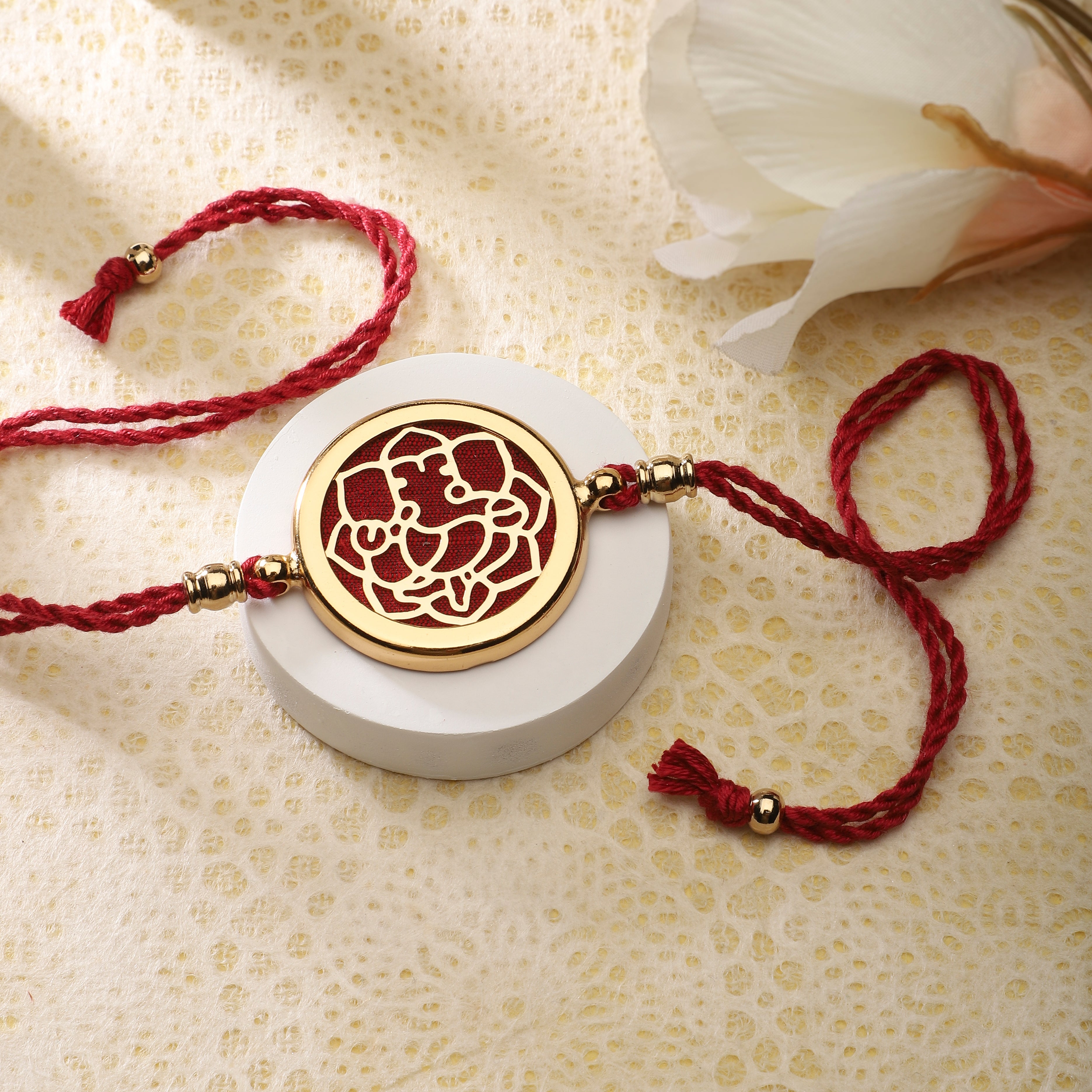 Goldplated Rakhi Yamini - Shri Ganesha