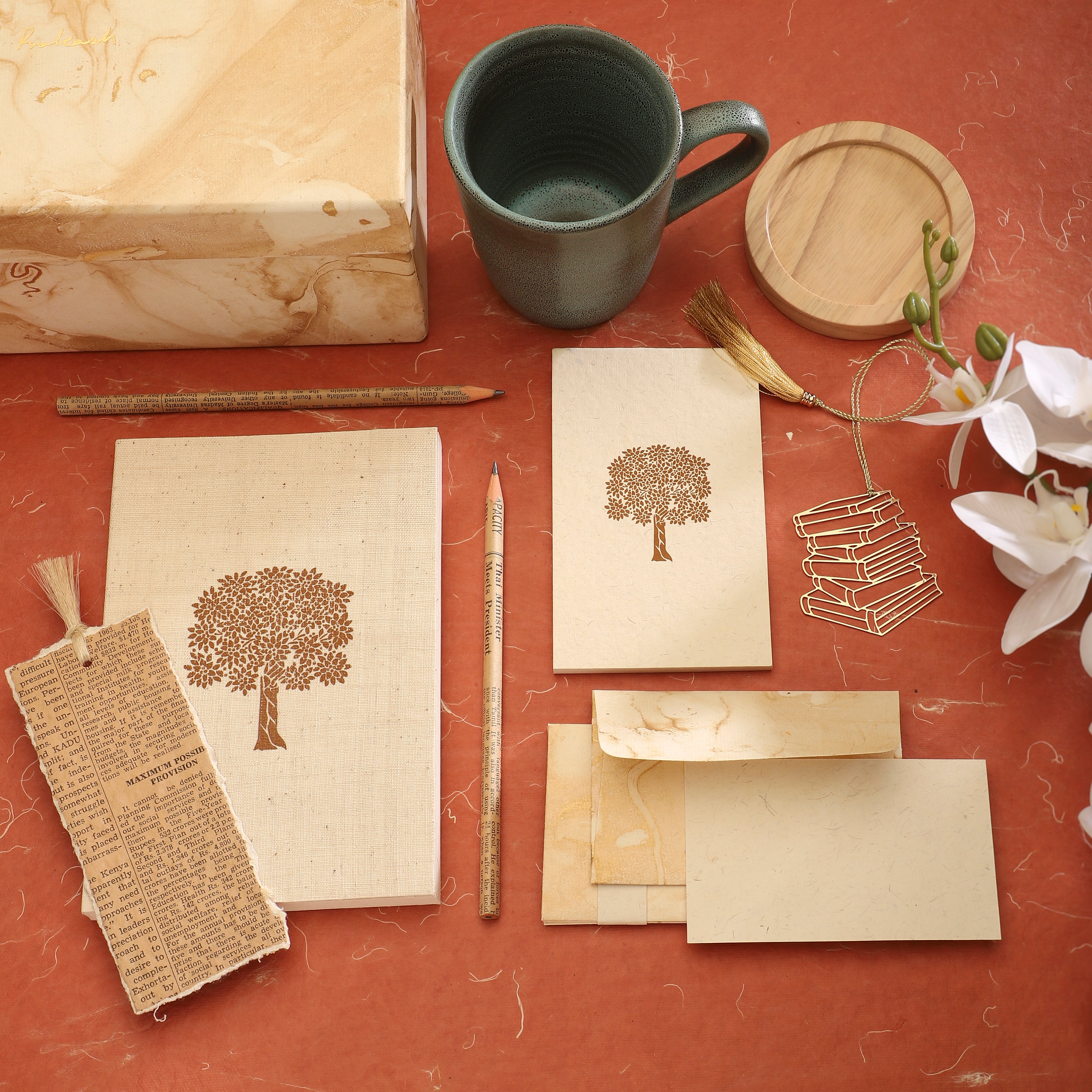 Gift Box For A Reading Enthusiast - Bibliophile | Anand Prakash