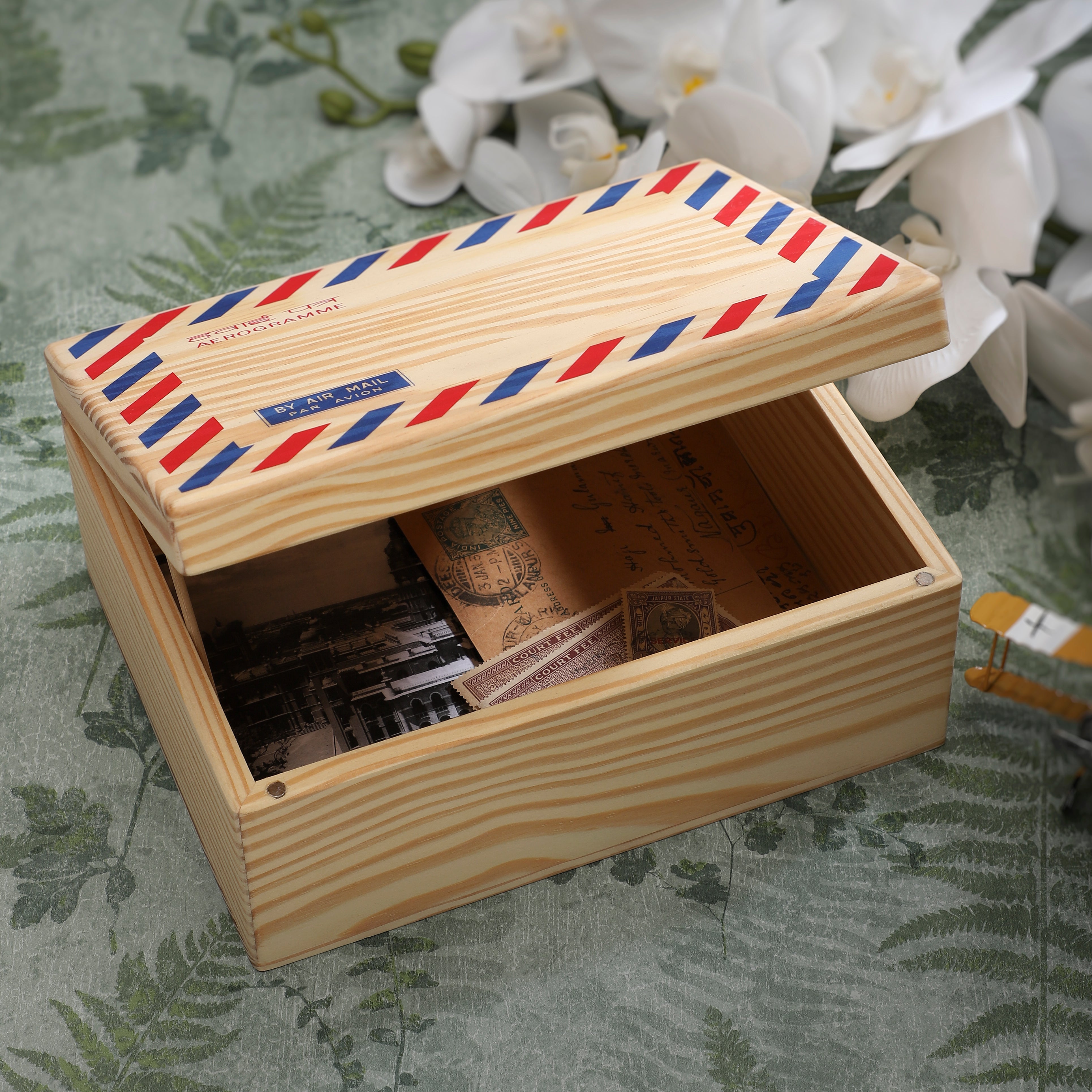 Aérogramme Themed Collectible Box | Anand Prakash