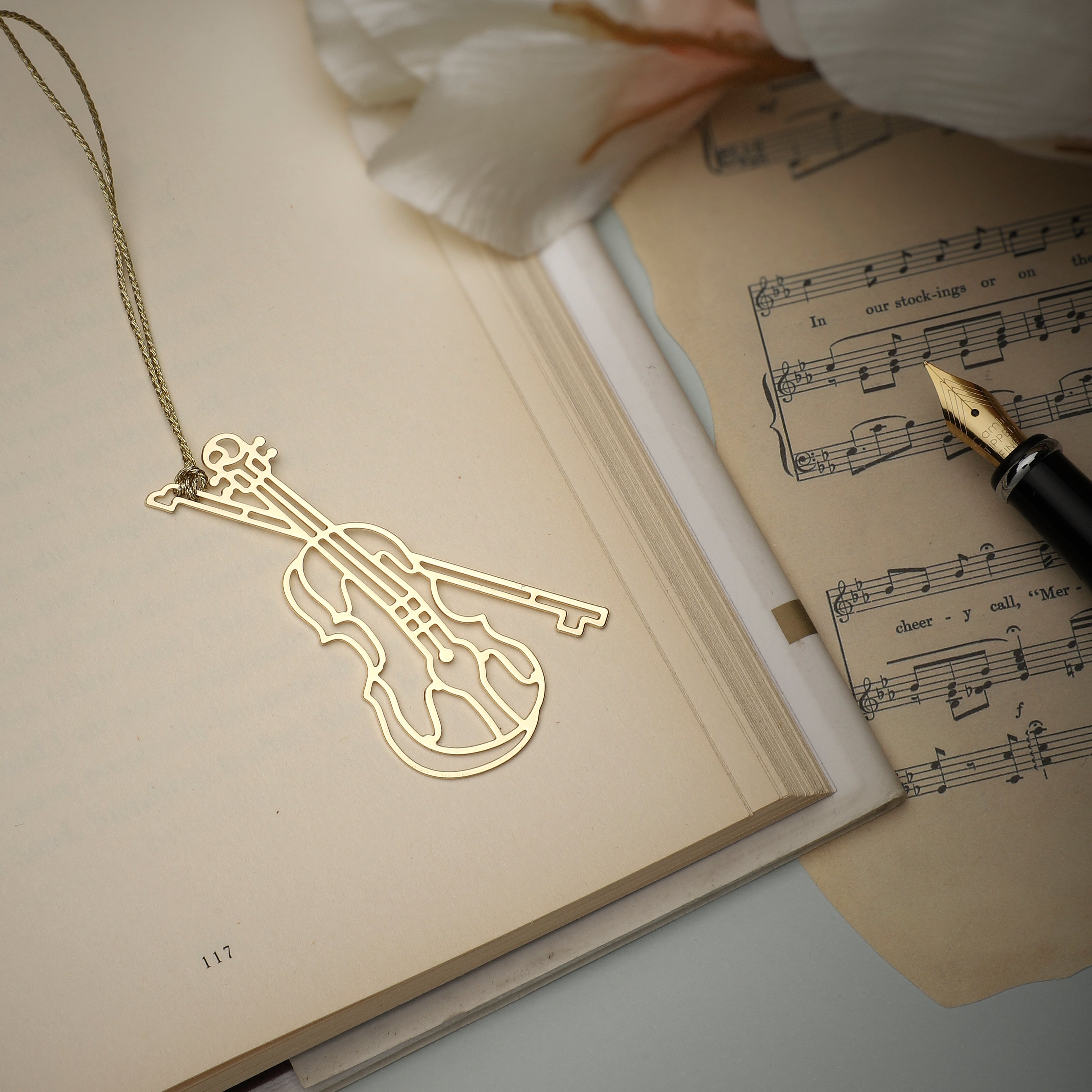 Bookmark Violin | Anand Prakash