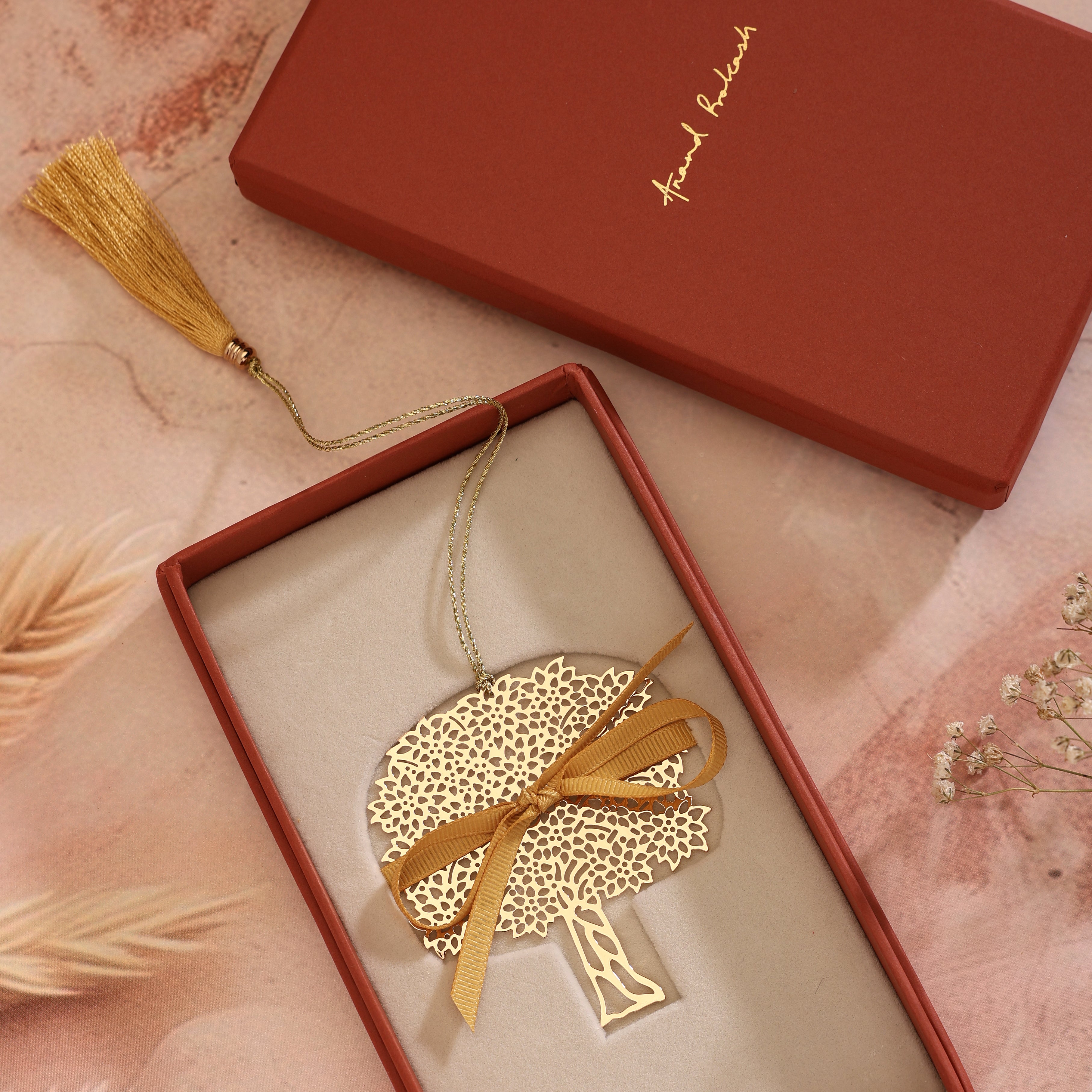 #coating_Gift Box & Bookmark Tree