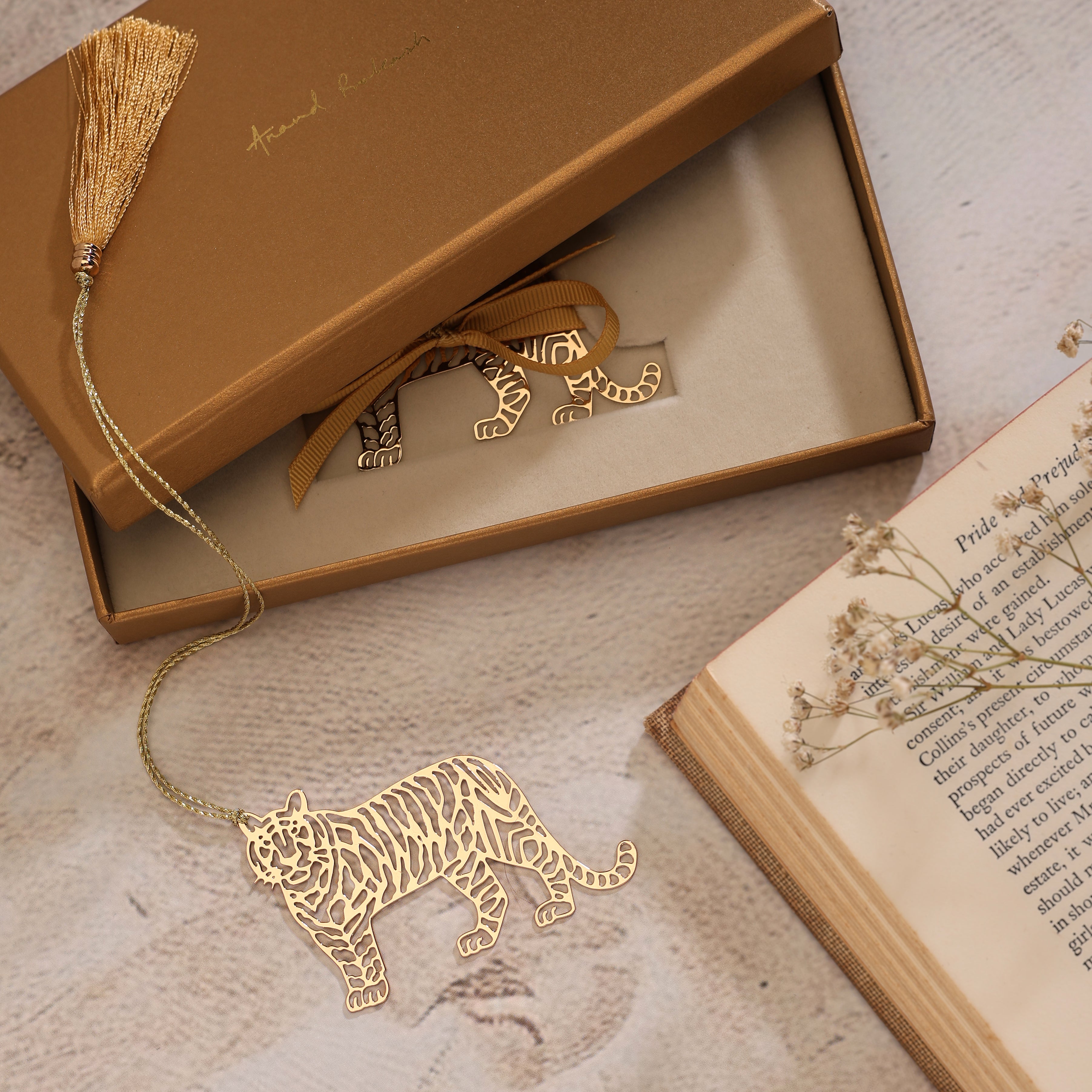 #style_Gift Box & Bookmark Tiger