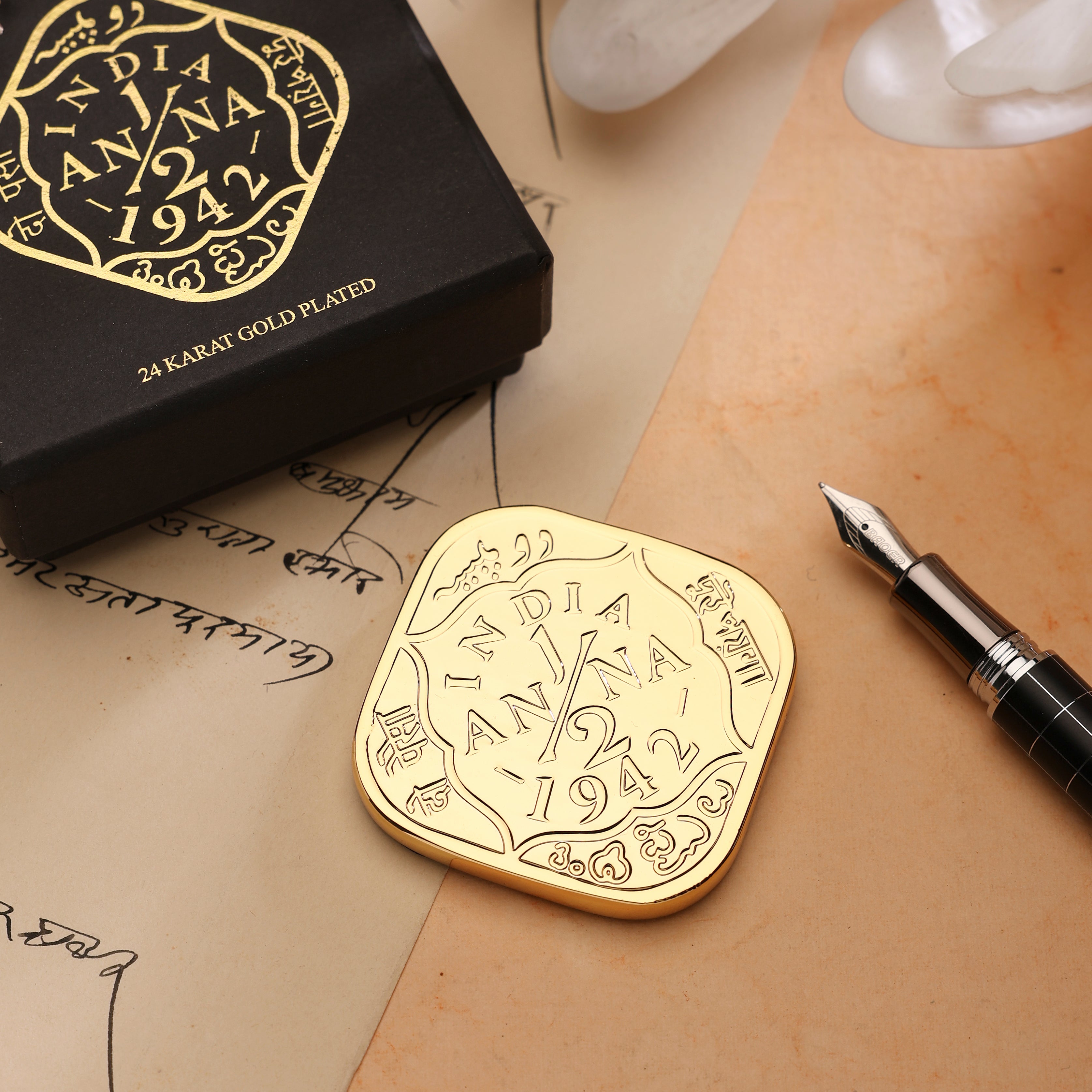 Paperweight Half Anna