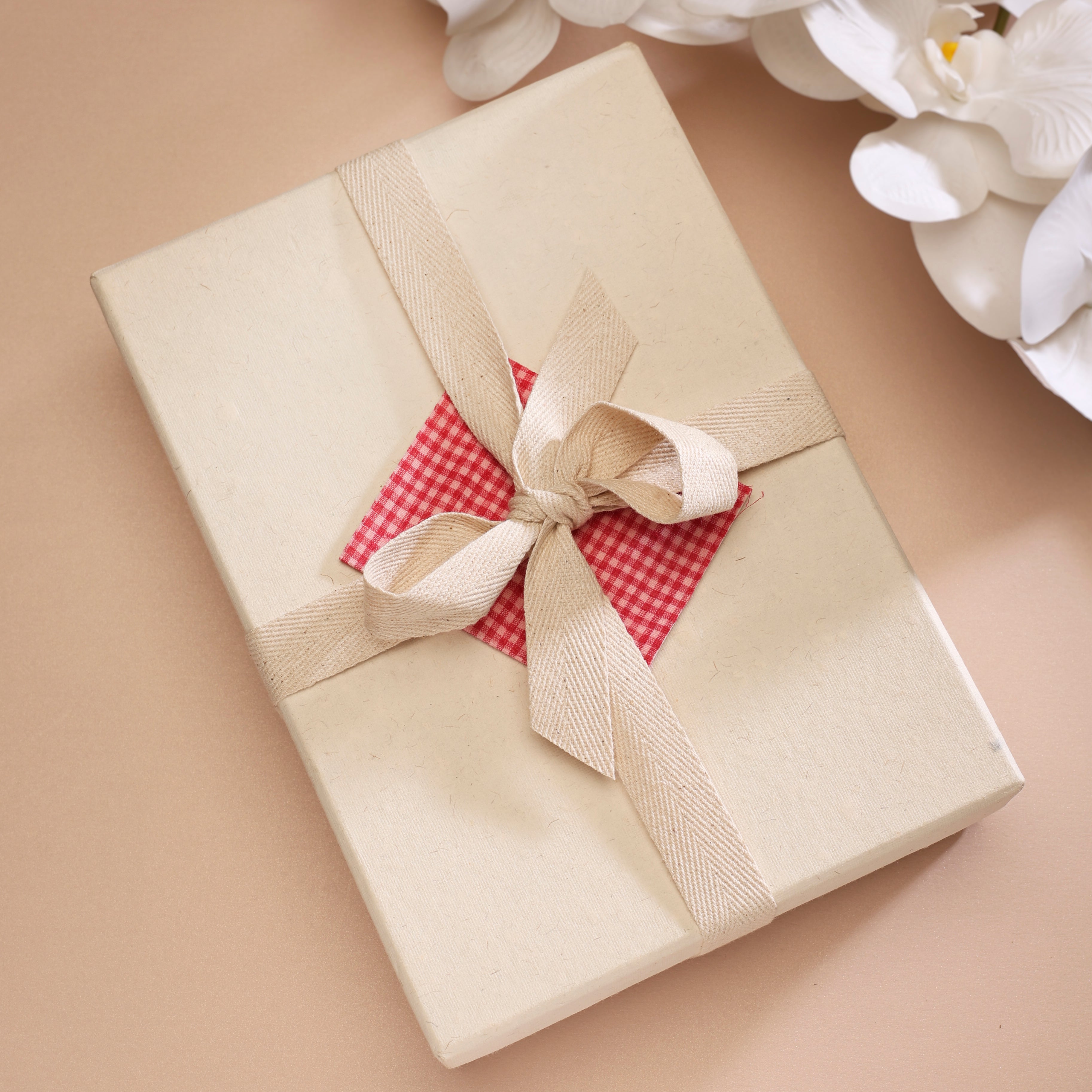 Gift Box - Classic Gingham Textile Journal & Accessories + Calendar 2026