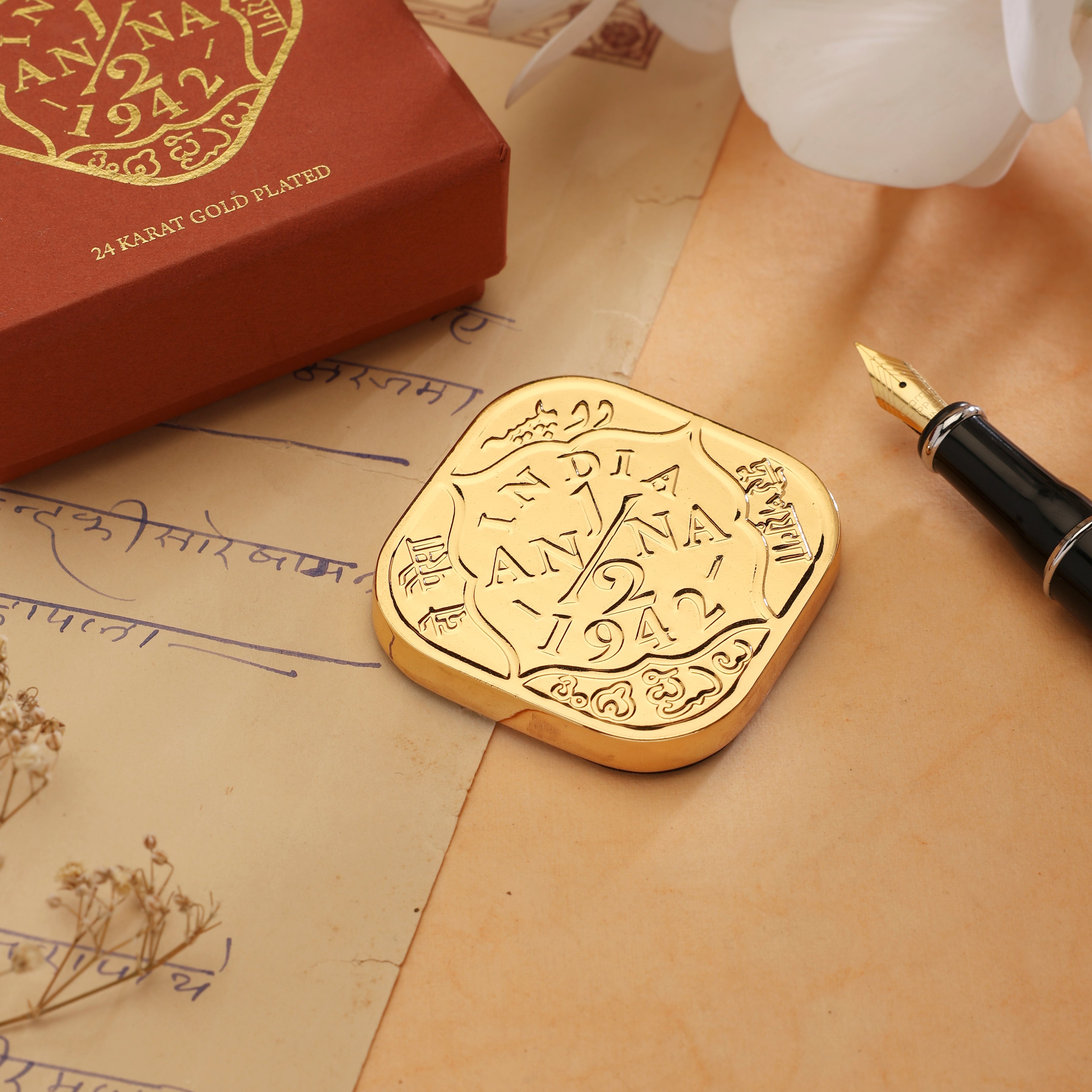 Paperweight Half Anna