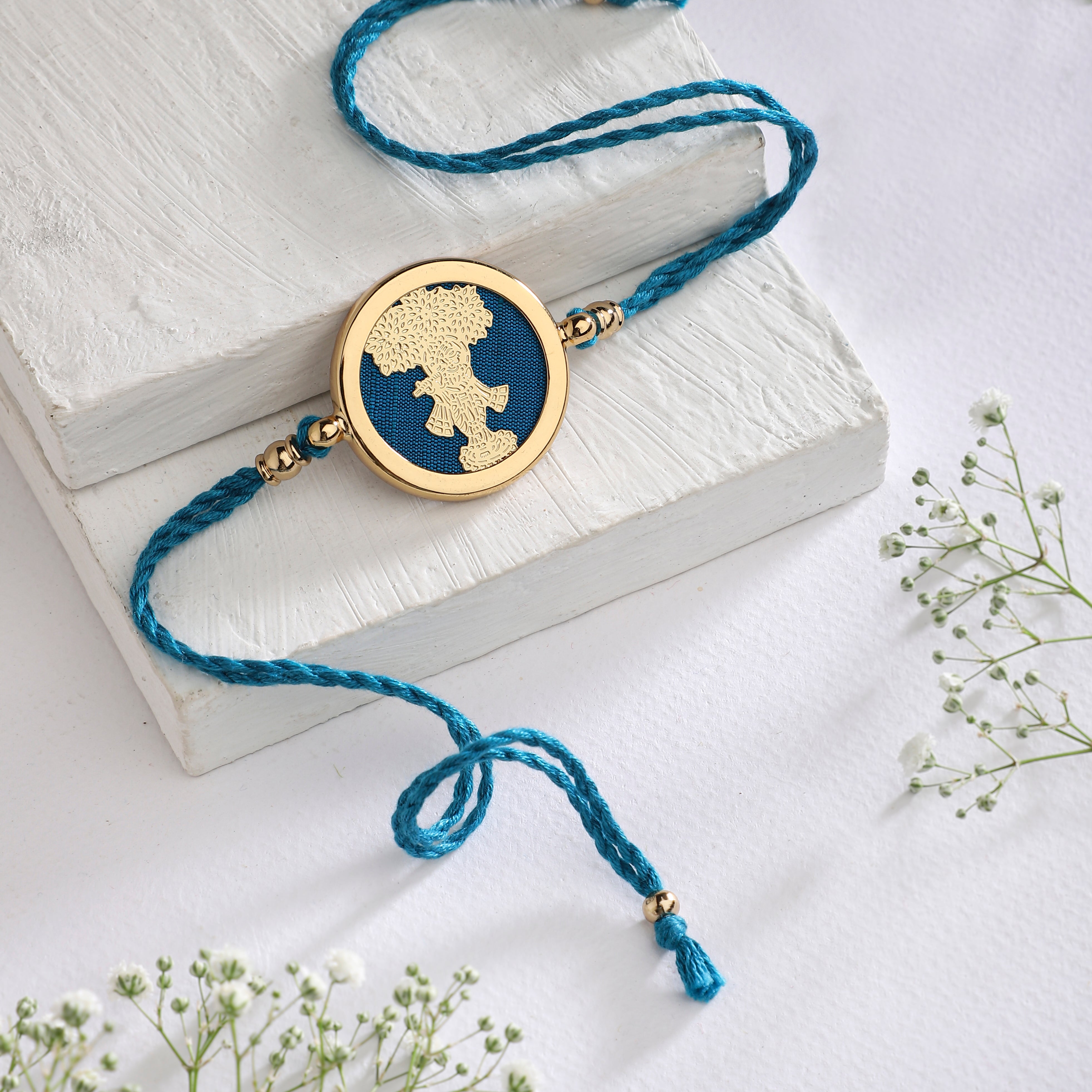 Goldplated Rakhi Yamini - Shri Krishna