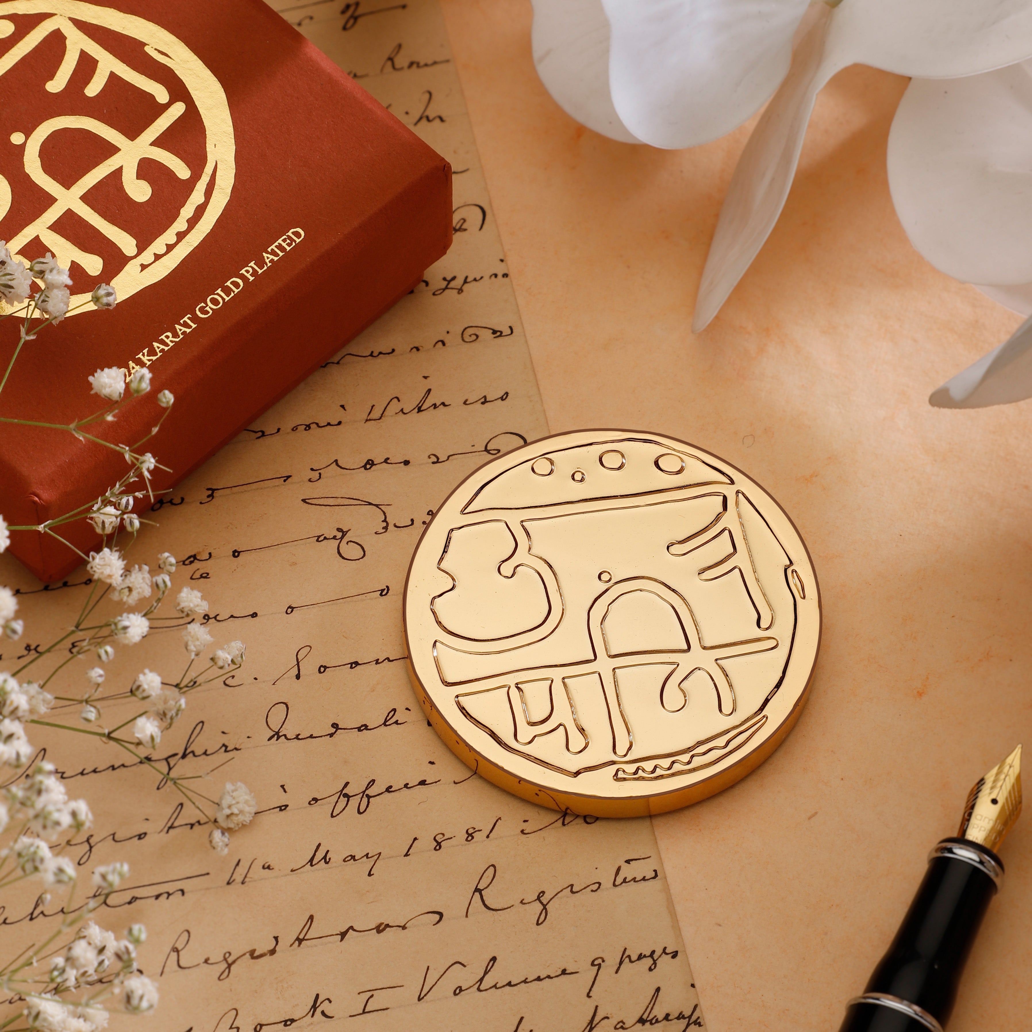 Paperweight - Chhatrapati Shivaji Maharaj - Hon Coin