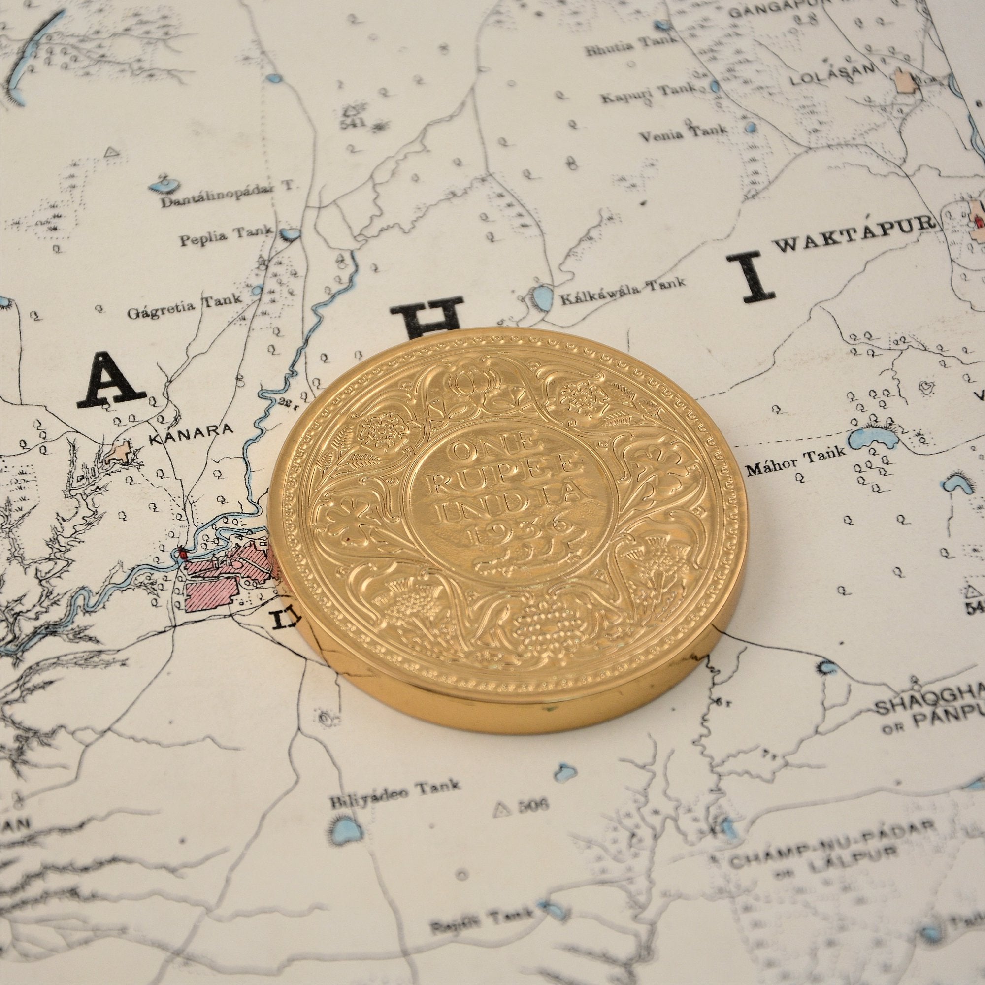 Paperweight One Rupee | Anand Prakash